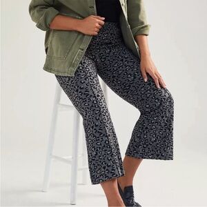 Anthropologie Maeve Mollie Leopard Print Flared Pants Stretchy Cropped Size XS